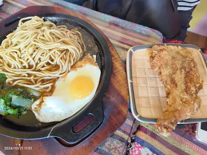 小燕子複合式餐館-1